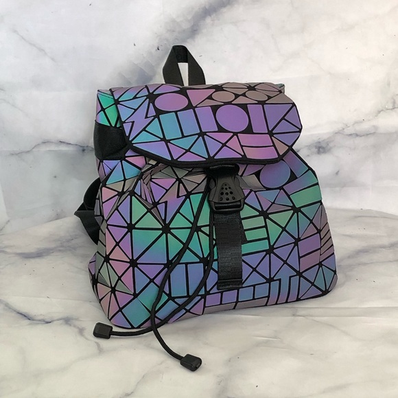 🔥😍 Light Reflective Backpack 😍🔥 - Picture 5 of 9